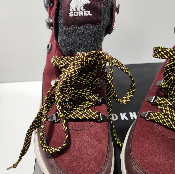 NEW Womens Sorel booties - Picture 4 of 7